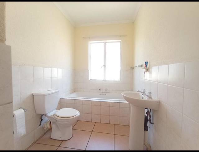 2 BEDROOM APARTMENT FOR SALE IN WILLOWBROOK